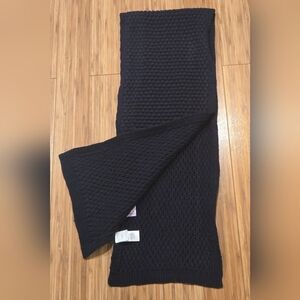 NWT Evsie Maurices Cozy Dark Blue Knit Scarf